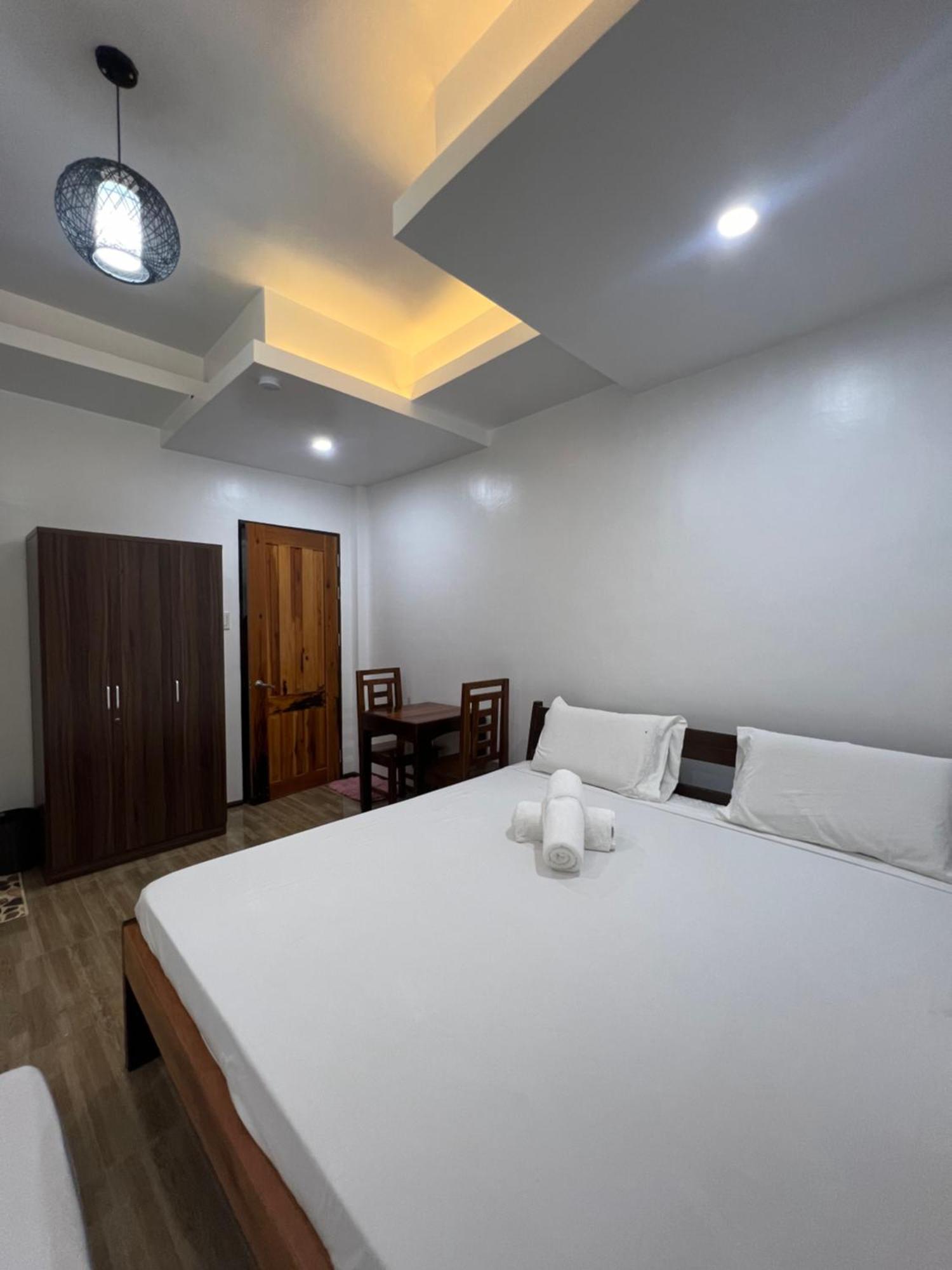 Rich-Vania Suites General Luna (Surigao del Norte) Exterior foto